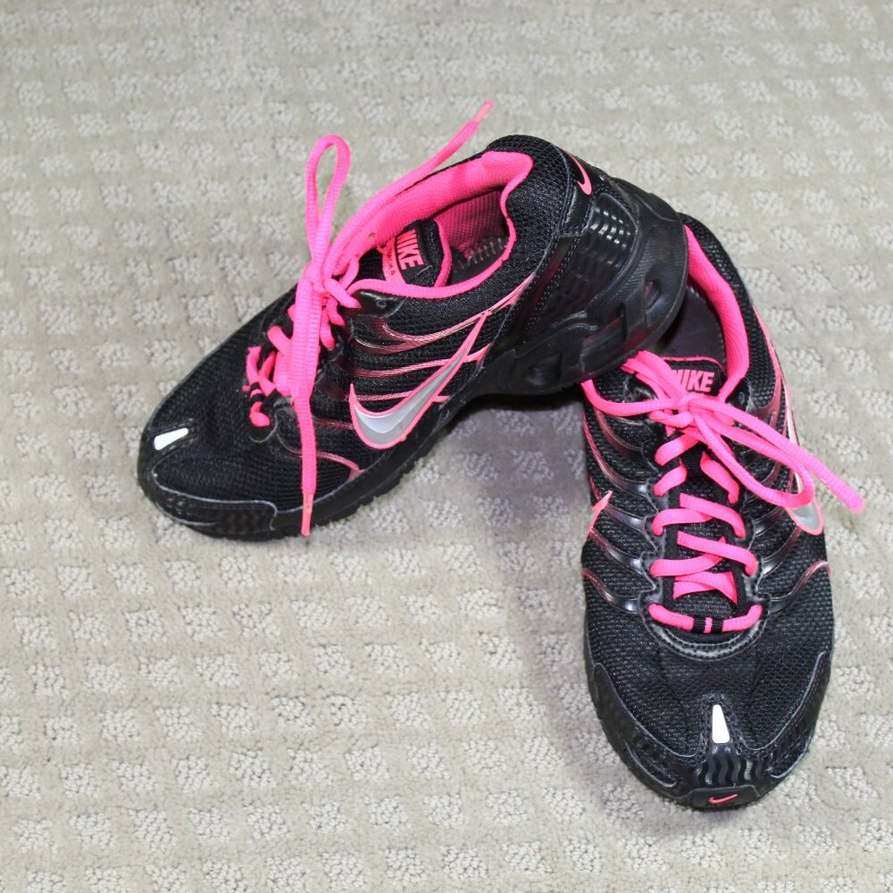Nike Max Air Torch 4 Size 6.5 Black and Pink Athletic Sneakers